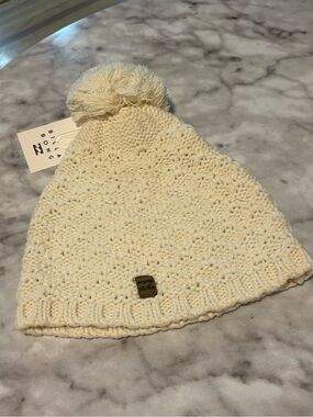 NEW Billabong Cream Knit Pom Beanie